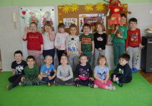 zdjęcie grupy dzieci w przedszkolu